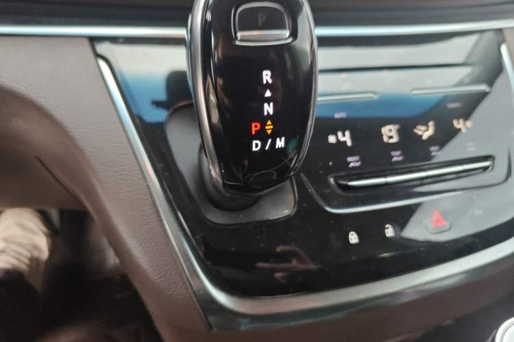 Used Buick GL8 2021 Land Cruiser Executive Class 652T Luxury Model