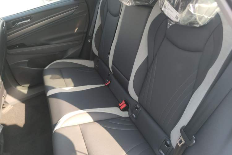 Used Volkswagen ID.7 VIZZION 2024 PRO Model Left Rear Seat