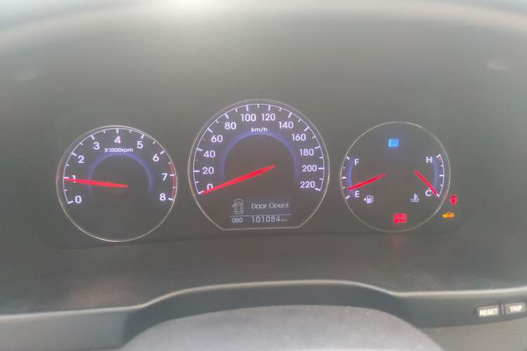 Used Hyundai Santa Fe Classic 2012 2.4 Luxury Edition 7-Seater Four-Wheel Drive
