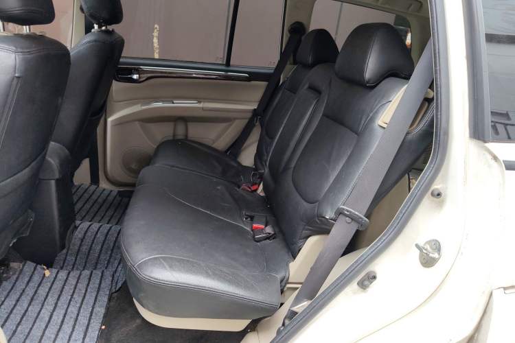 Used Mitsubishi Pajero Sport 2013 3.0L Automatic Two-Wheel Drive Luxury Edition Left Rear Seat