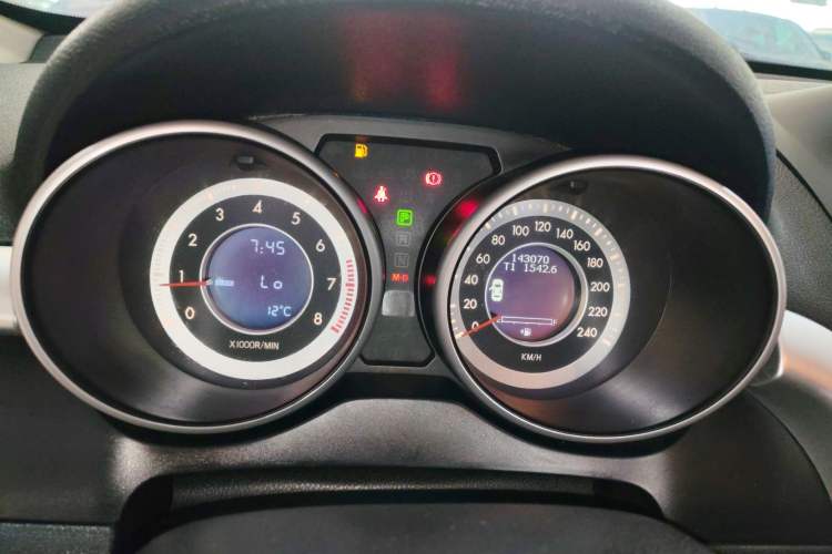 Used Bestune X80 2013 2.0L automatic comfort version
