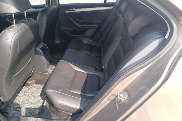 Used Volkswagen Sagitar 2017 180TSI Automatic Luxury Edition