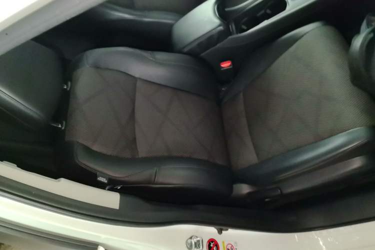 Used Honda Jade 2016 1.8L Automatic Comfort Elite Version 5 Seats Right Front Seat