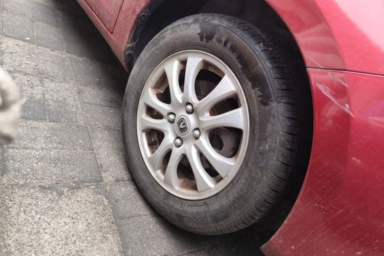 Used CHANGAN Alsvin V3 2012 1.3L Manual Comfort Version China IV Standard Right Front Wheel Hub