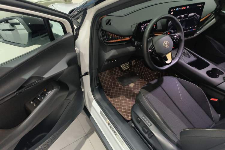 Used Volkswagen ID.UNYX 2024 Pro Long-Range Version Driver Seat