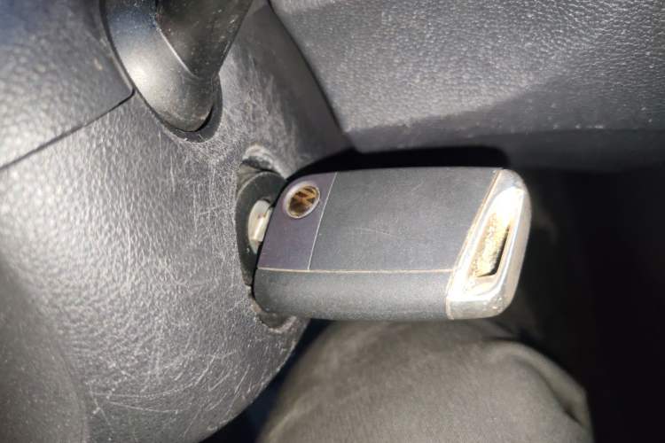 Used Volkswagen T-ROC 2019 230TSI DSG Two-Wheel-Drive Advanced Version China VI Standard Vehicle Key