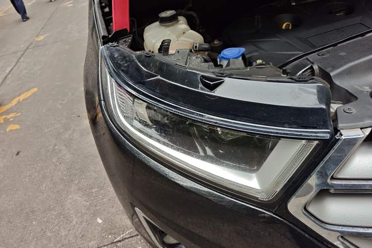 Used Ford Edge 2015 2.0T GTDi Two-Wheel-Drive High-Line Version
