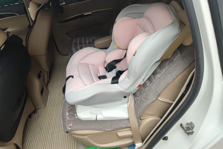 Used Baojun 730 2016 1.5T Manual Comfort Version 7 Seats