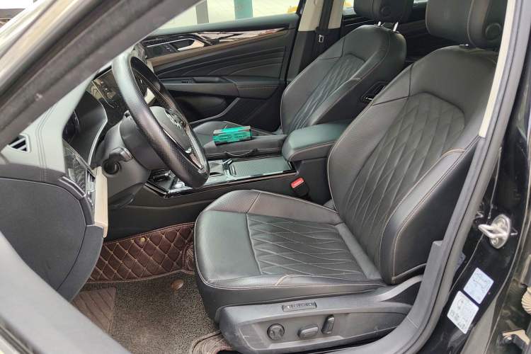 Used Volkswagen Passat 2020 330TSI Luxury Edition China VI Left Front Seat