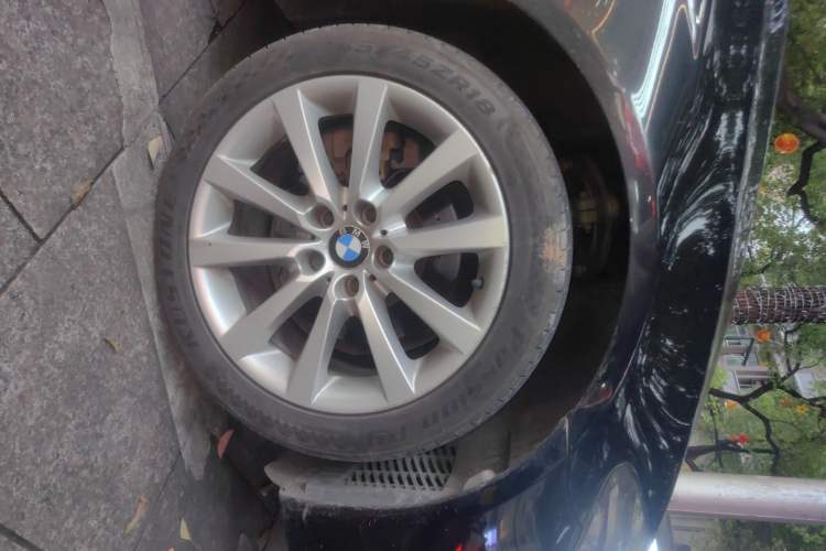 Used BMW 5 Series 2014 520Li Elegant Model Right Front Wheel Hub