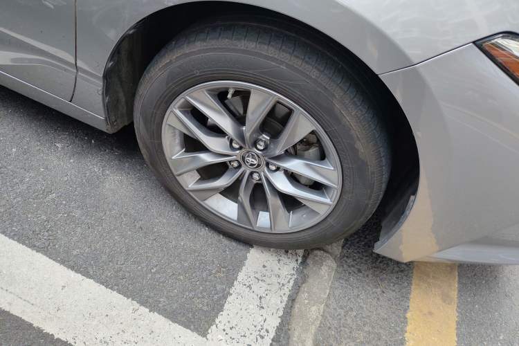 Used Toyota Avalon 2019 2.0L Luxury Edition China VI Standard
