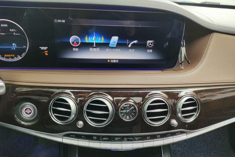 Used Mercedes-Benz Maybach S-Class 2020 S 450 4MATIC Audio And AC Panel