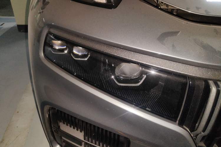 Used Lynk & Co 09 2021 2.0T Halo Six-Seater
