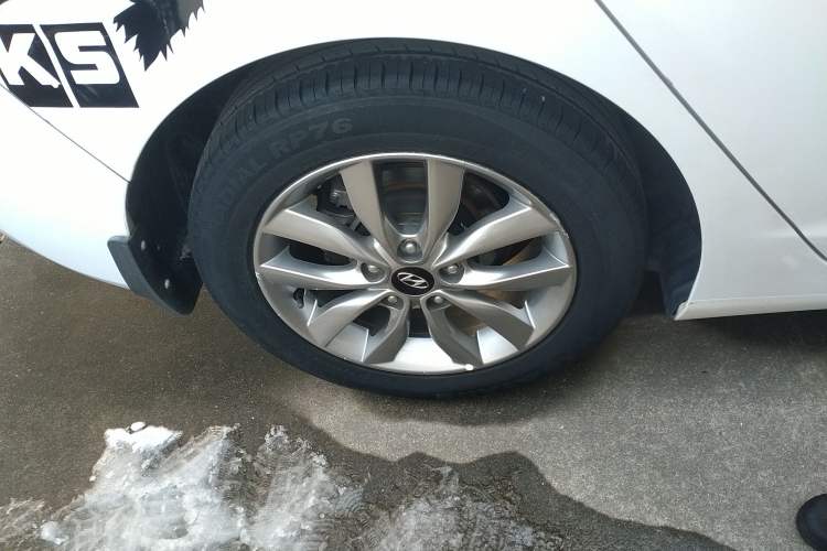 Used Hyundai Elantra (5th Generation / Langdong) 2015 1.6L Automatic Fashion Model