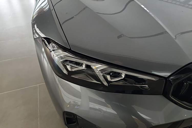 Used BMW 3 Series 2025 330Li M Sport Shadowline Package Right Front Headlight