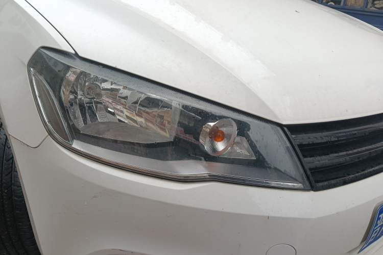 Used Volkswagen Jetta 2015 Zhuihui Edition 1.4L Manual Fashion Model Right Front Headlight