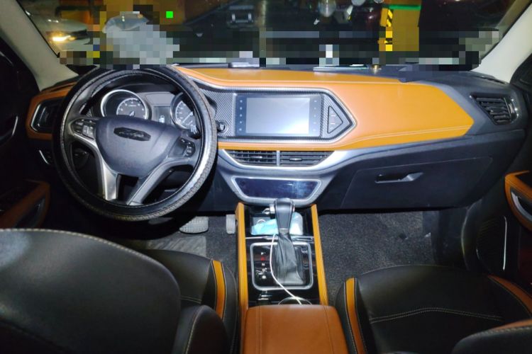 Used Zotye T300 2017 1.5T CVT Luxury Model Center Console