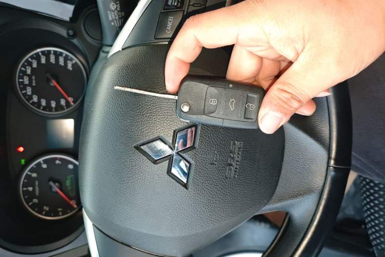 Used Mitsubishi Outlander 2021 Revised Version 2.0L Two-Wheel Drive Comfort Edition 5 Seats
