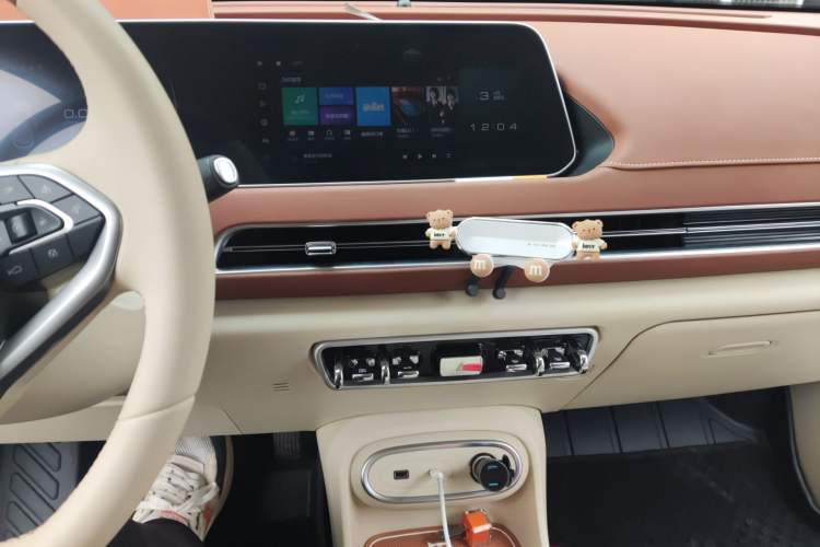 Used ORA Good Cat 2023 401 km Standard Range Luxury Version Lithium Iron Phosphate Audio And AC Panel