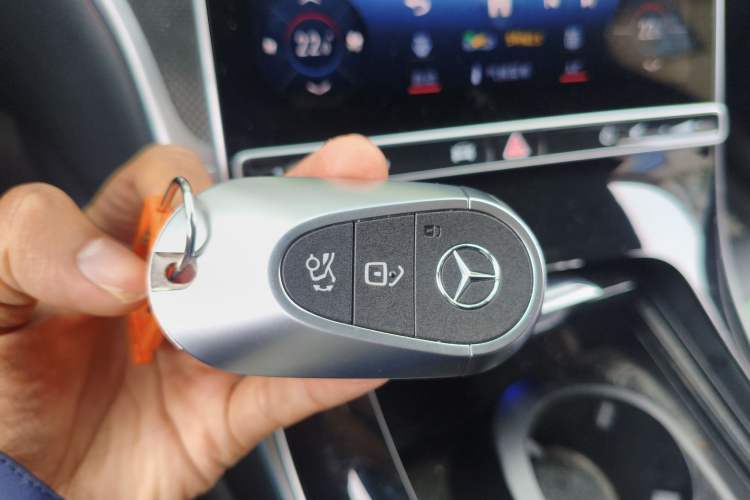 Used Mercedes-Benz C-Class 2023 Restyled C 260 L Sport Edition Vehicle Key