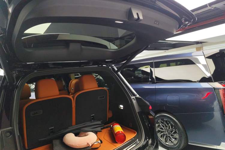 Used Li Auto L9 2024 Ultra Model Trunk