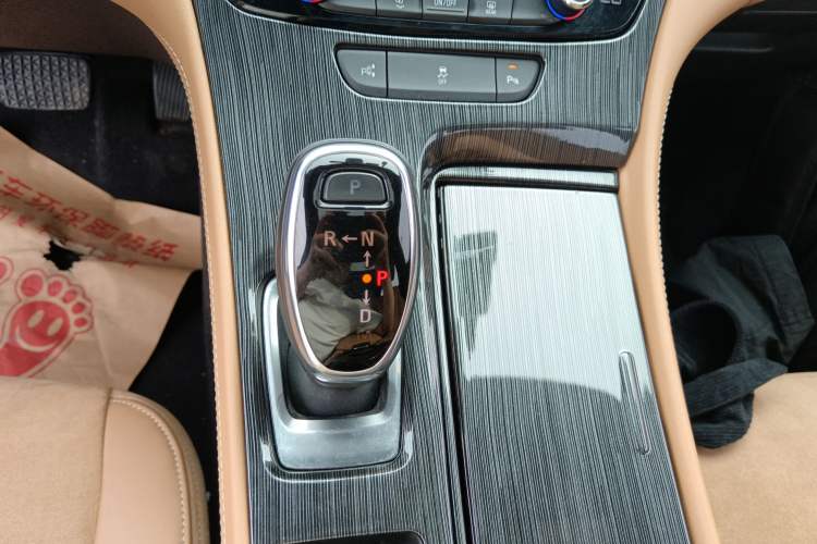 Used Buick LaCrosse 2018 28T Elite Edition Gear Lever