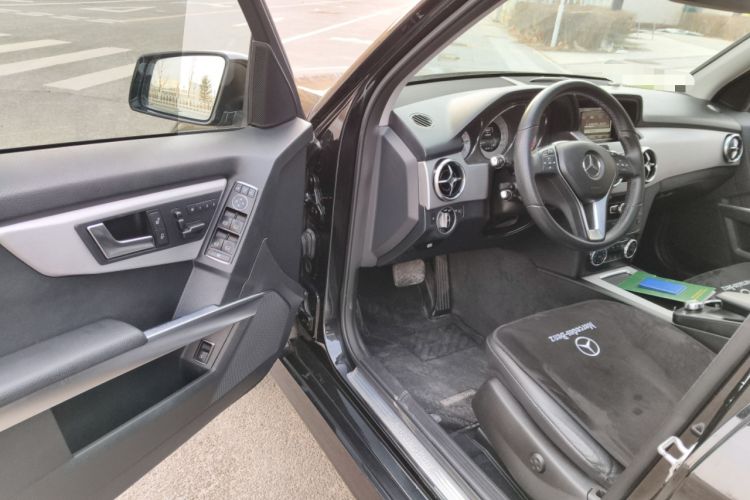 Used Mercedes-Benz GLK-Class 2013 GLK 300 4MATIC Dynamic Sunroof Model