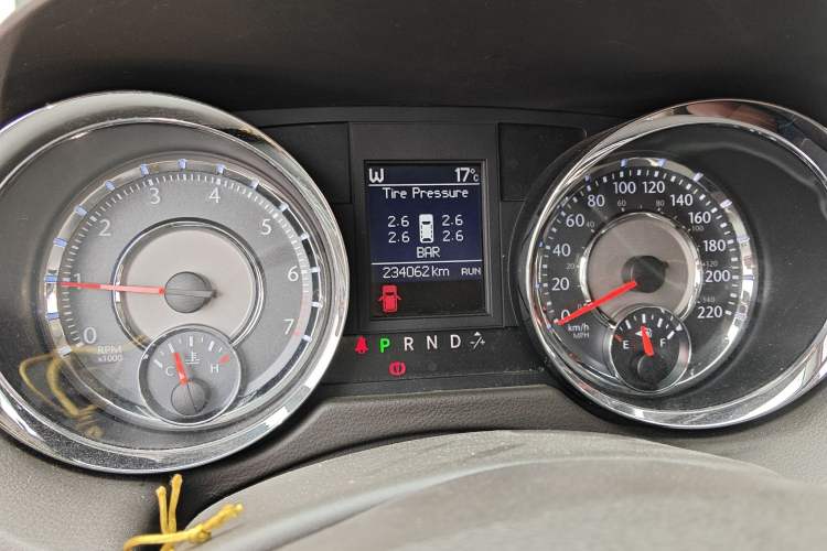 Used Chrysler Grand Voyager 2013 3.6L Luxury Edition Odometer Close Up