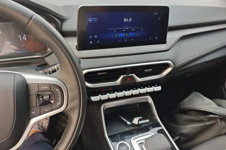 Used Cowin Xuanjie Pro 2024 1.5T CVT Luxury Edition Audio And AC Panel