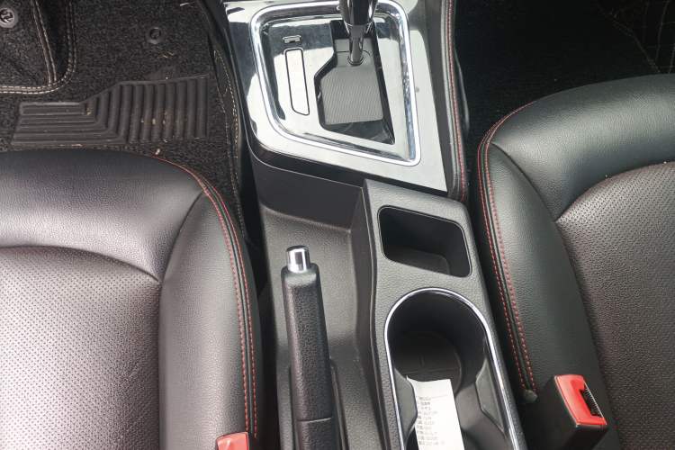 Used Venucia T70 2020 2.0L CVT Luxury Edition China VI Standard Gear Lever