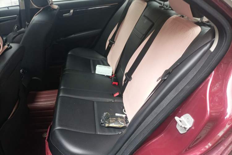 Used Mercedes-Benz C-Class 2010 C 180K Classic model