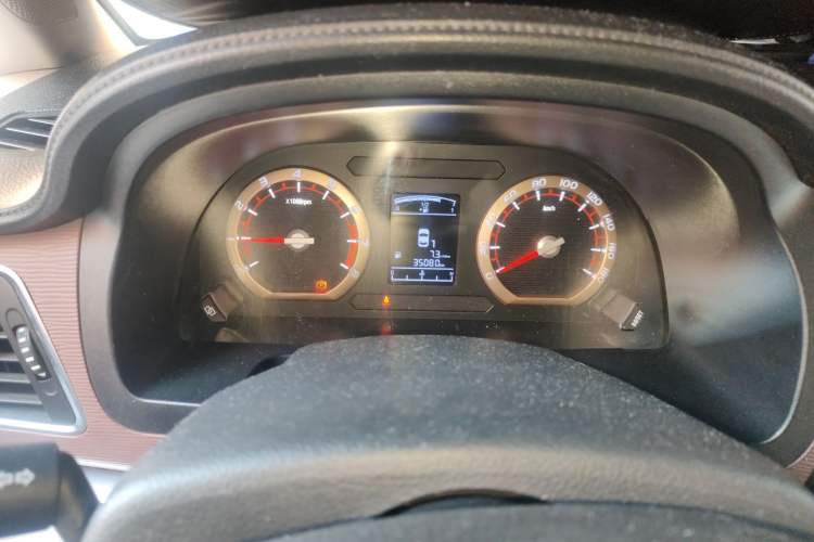 Used FORTHING Lingzhi 2018 M5L 1.6L 7-Seater Luxury Model
