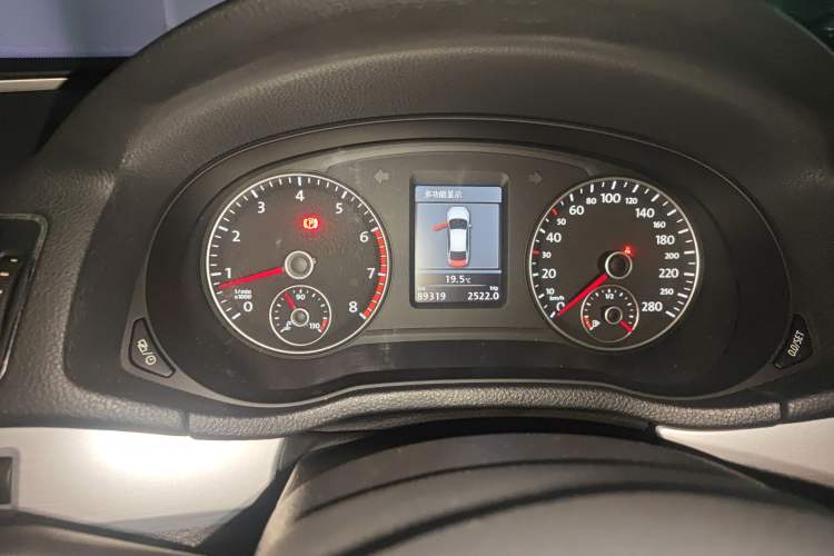 Used Volkswagen Passat 2013 1.8TSI DSG Prestige Edition Odometer Close Up