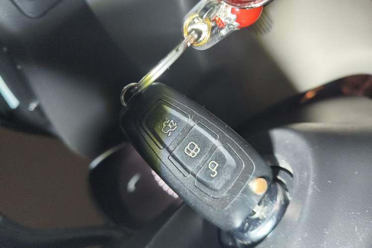 Used Ford Kuga 2013 2.0L GTDi Four-Wheel-Drive Elite Model Vehicle Key