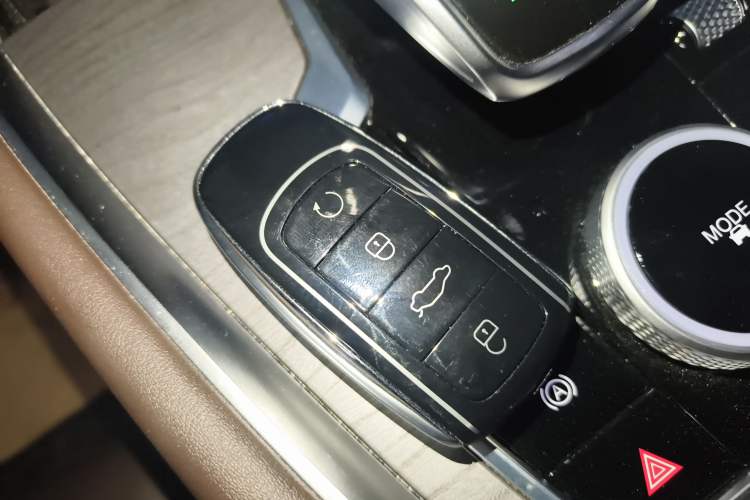 Used Chery Tiggo 8 PRO 2024 Champion Edition 390T Two-Wheel Drive Peak Version 5 Seats Vehicle Key