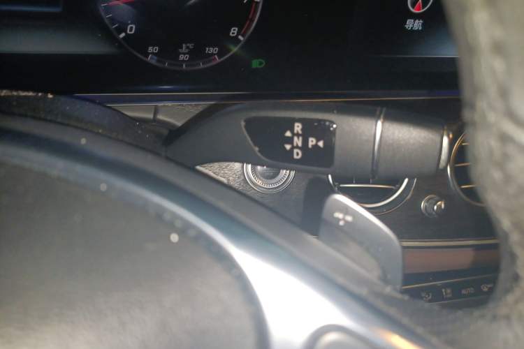 Used Mercedes-Benz E-Class 2017 E 300 L Sporty and Stylish Model Gear Lever