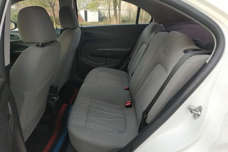 Used Chevrolet Aveo Sonic 2014 Sedan 1.4 SL MT Comfort Edition