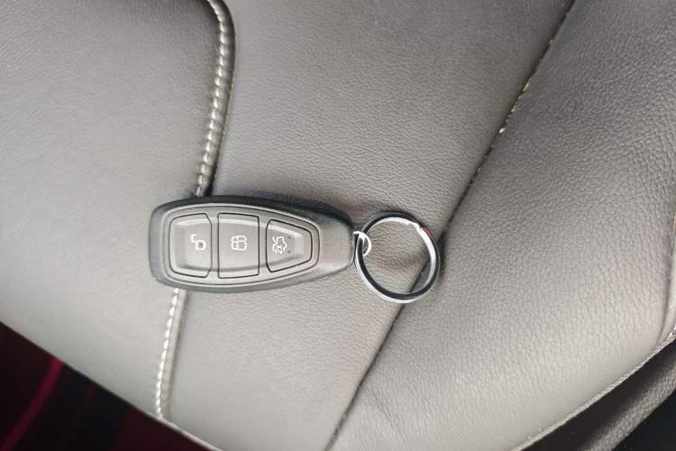 Used Ford Kuga 2015 2.0L GTDi Four-Wheel-Drive Sport Model Vehicle Key