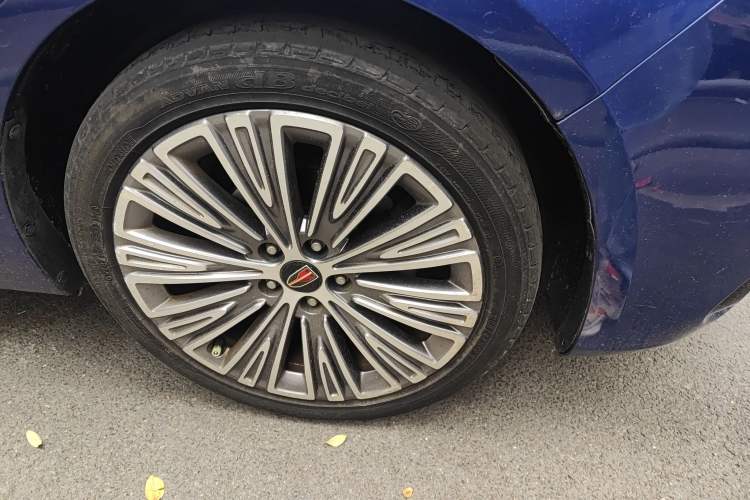 Used Hongqi H5 2022 Classic Model Facelift 1.5T DCT Qiyun Edition Right Front Wheel Hub