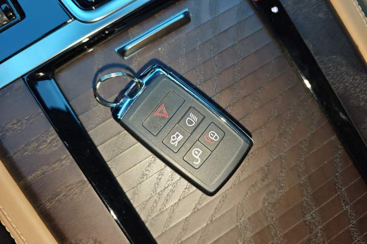 Used Jaguar XFL 2024 2.0T P250 Two-Wheel Drive Prestige Luxury Edition