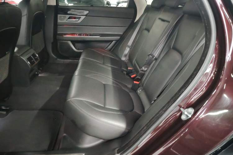 Used Jaguar XFL 2020 XFL 2.0T P200 Two-Wheel-Drive Rally Flag Edition