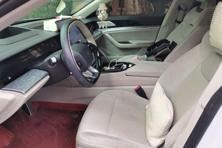 Used NETA S 2022 All-Electric 715 km Range Rear-Drive Deluxe Version Left Front Seat