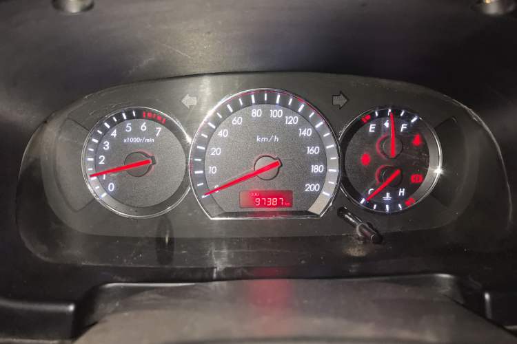 Used CHANGAN Alsvin V3 2012 1.3L Manual Comfort Version China IV Standard