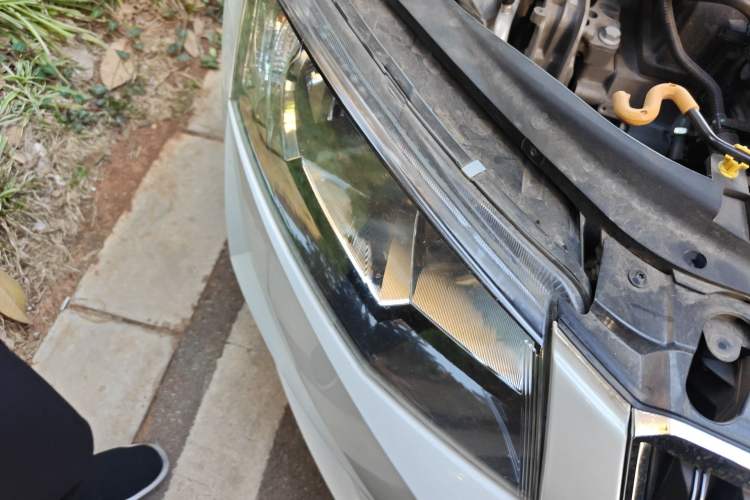 Used Skoda Octavia 2017 Classic Model 1.6L Automatic Comfort Edition Right Front Headlight