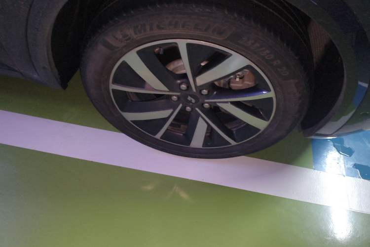 Used Li Auto L8 2023 Pro Model
