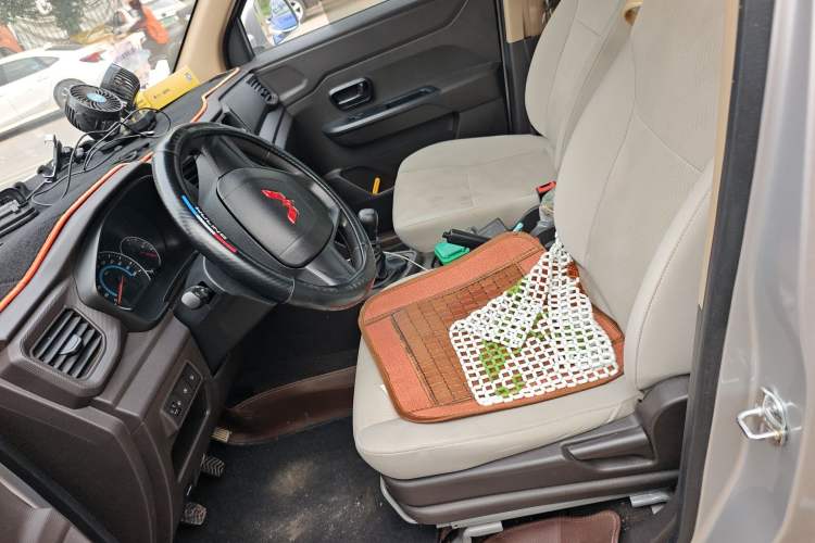 Used Wuling Hongguang V 2022 1.5L Enjoy Edition Electric-Powered LAR
