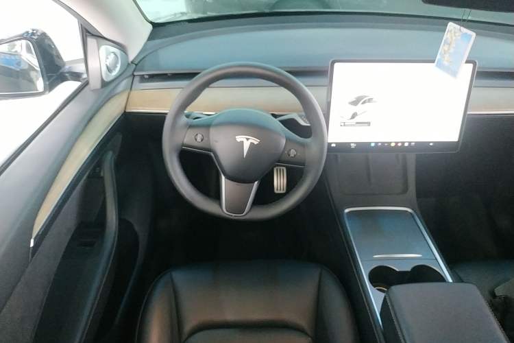Used Tesla Model Y 2021 Standard Range Rear-Wheel Drive Version