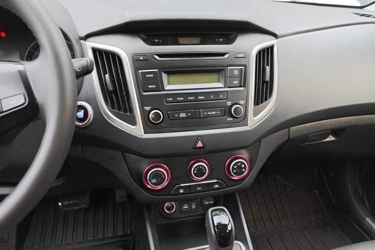 Used Hyundai ix25 2015 1.6L Automatic Two-Wheel Drive Smart GLS Trim Audio And AC Panel