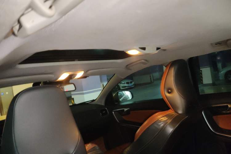 Used Volvo V60 2014 T5 Zhiyi Edition