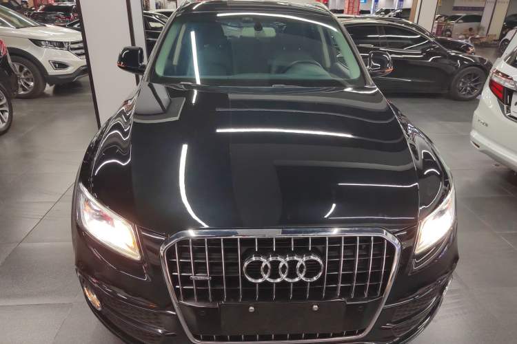 Used Audi Q5 2017 Plus 40 TFSI Ambition Model
